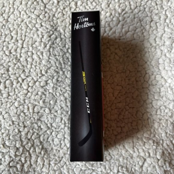 Tim Hortons NHL Limited Edition Alex Ovechkin No 8 Mini Hockey Stick and Locker - Picture 4 of 12